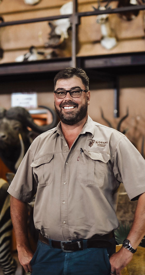 safari-taxidermy-home-intro2
